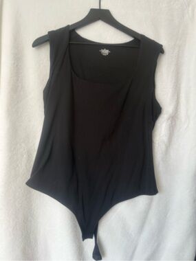 Classic Black Sleeveless Bodysuit